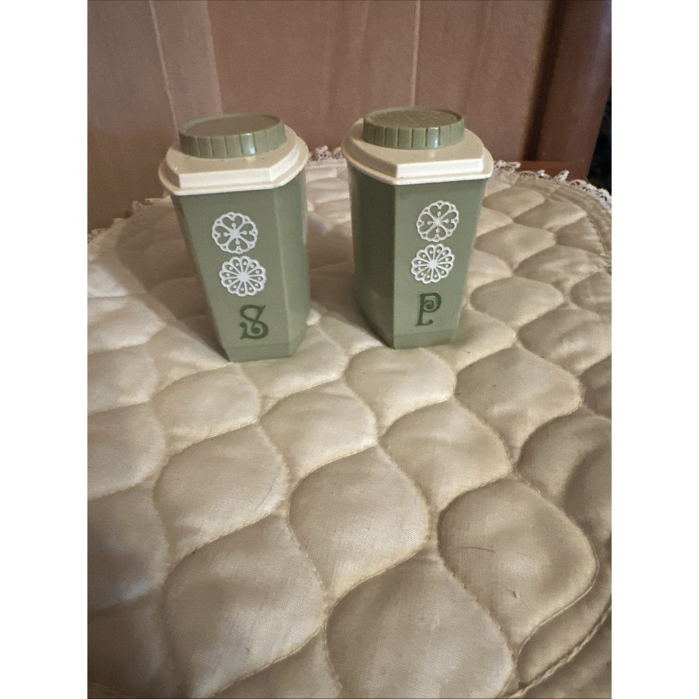 vintage avocado green Lustro Ware plastic salt and pepper shakers White Floral